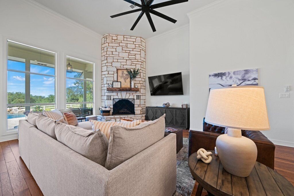 Pickett Place at Twelve K Ranch: Sleeps 14