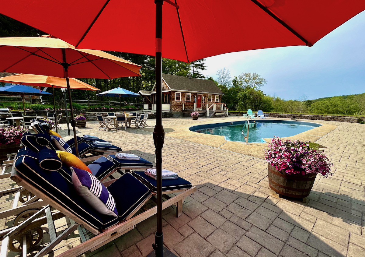 Luxury Estate w/ Pool & Hot Tub -Sleeps 15