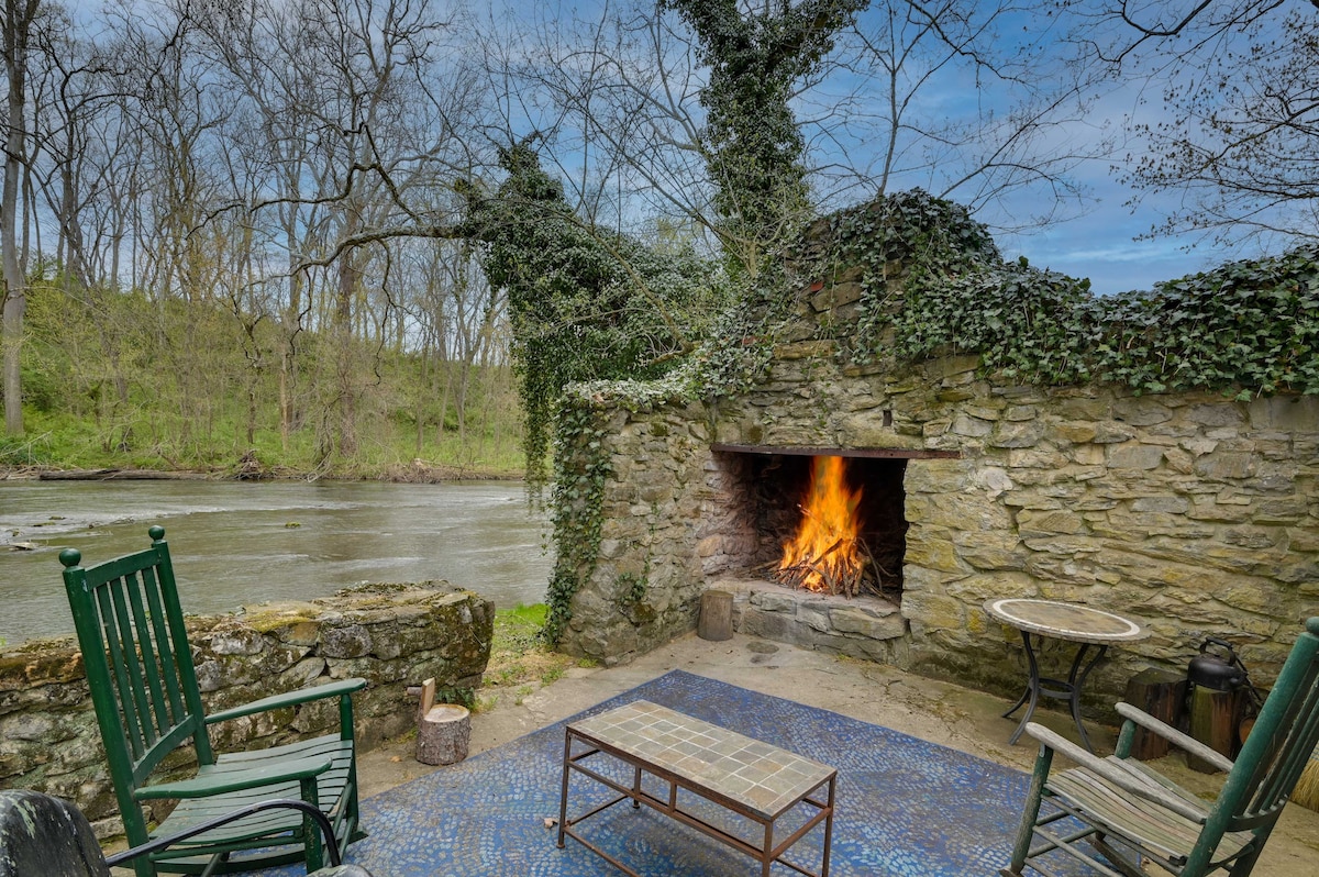 ‘Cool Hollow House’ Historic Hagerstown Retreat!