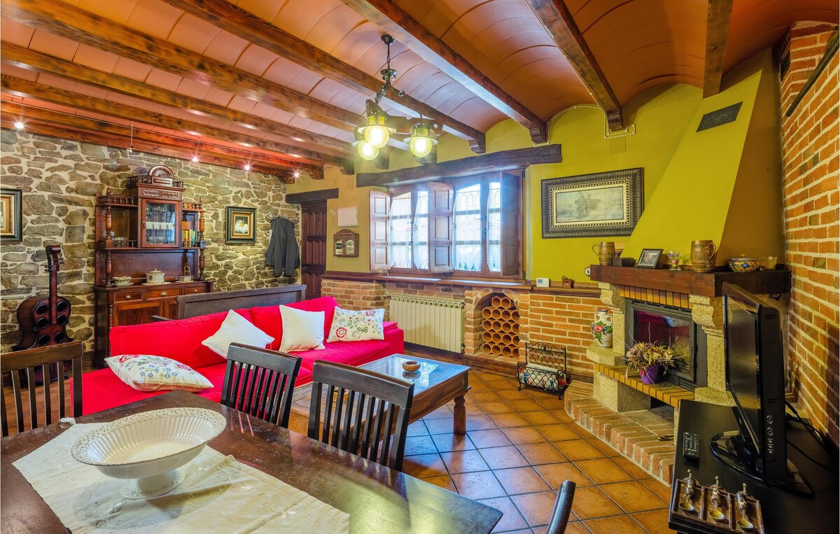 Awesome home in Carabanzo