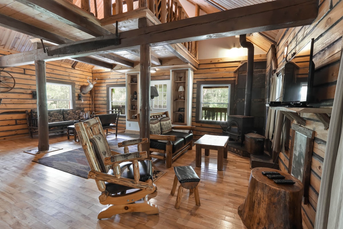 Log Cabin Lodge with Indoor Pool