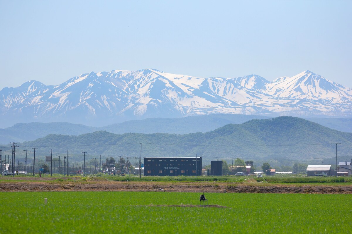 5/新建的带山景的小套房! 开阔的天空和乡村/ 草莓采摘和滑雪场就在附近 / 最多6人 / 免费停车