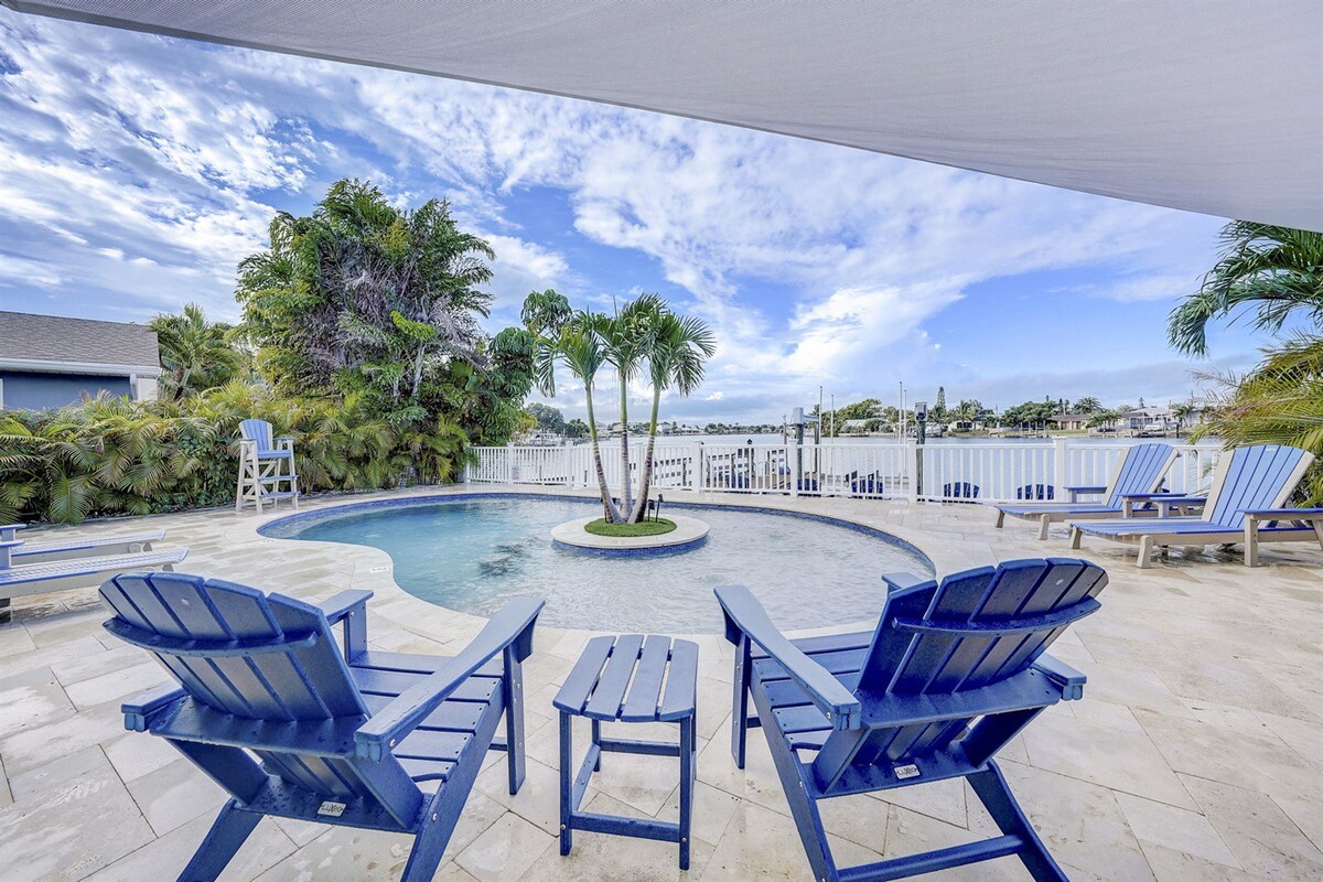 Water Front! Heated Pool, 6p Golf Cart, 2 Kayaks