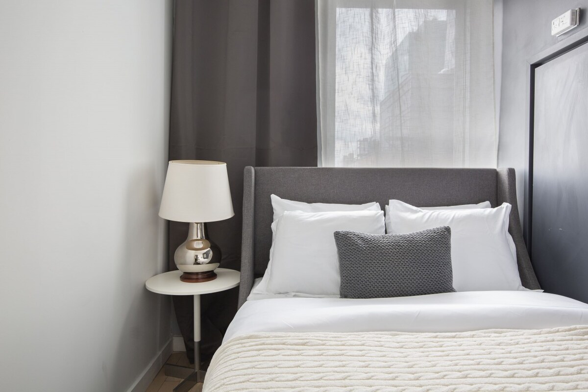Chic & Perfectly Located | 5 min from Times Square