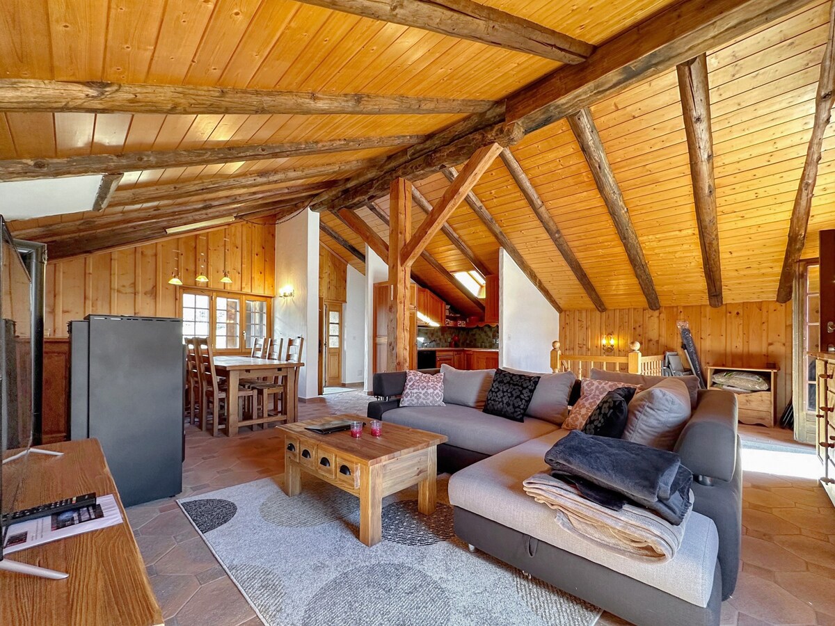 Chalet Le Basset - Family Chalet in the Swiss Alps