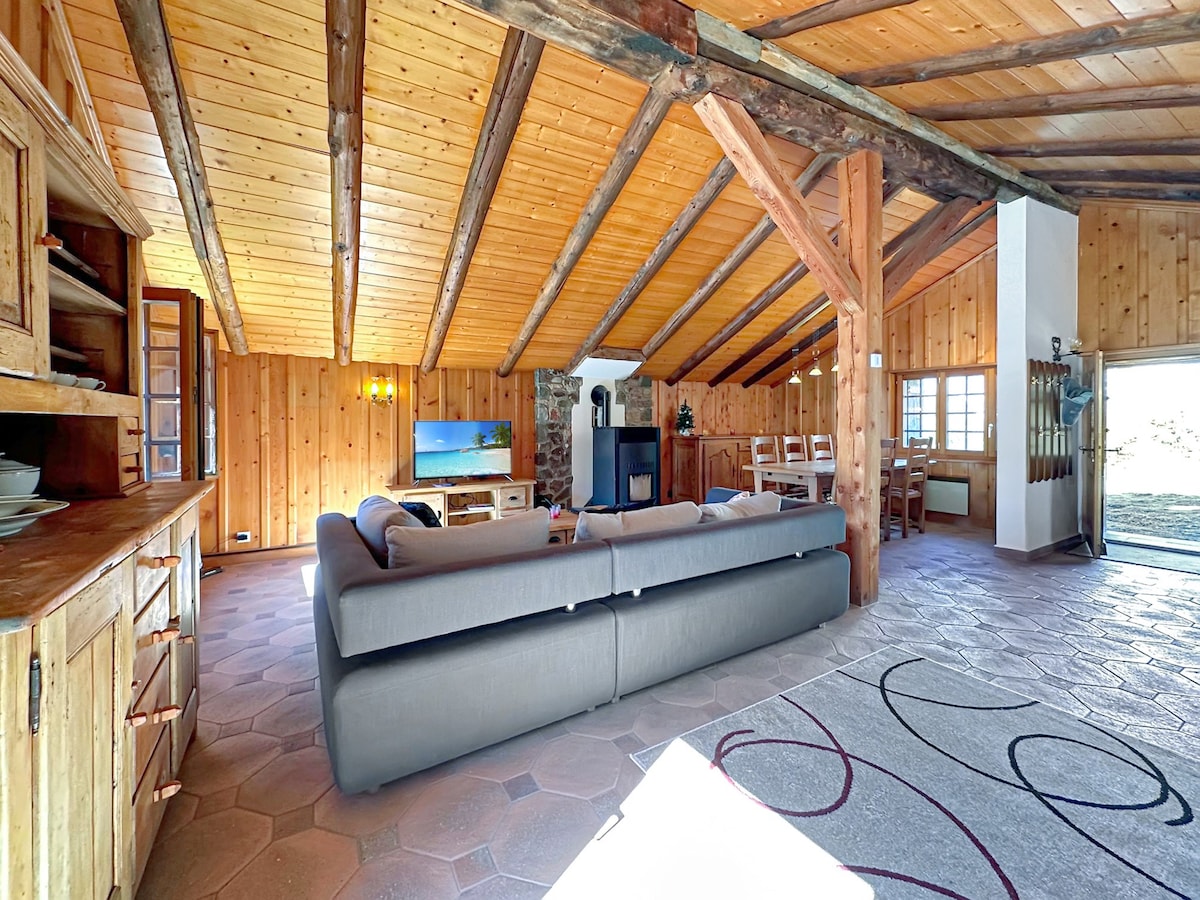 Chalet Le Basset - Family Chalet in the Swiss Alps