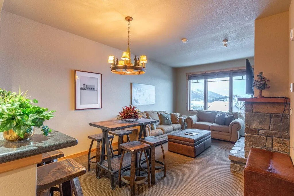 Ski-In/Ski-Out Condo with Valley Views