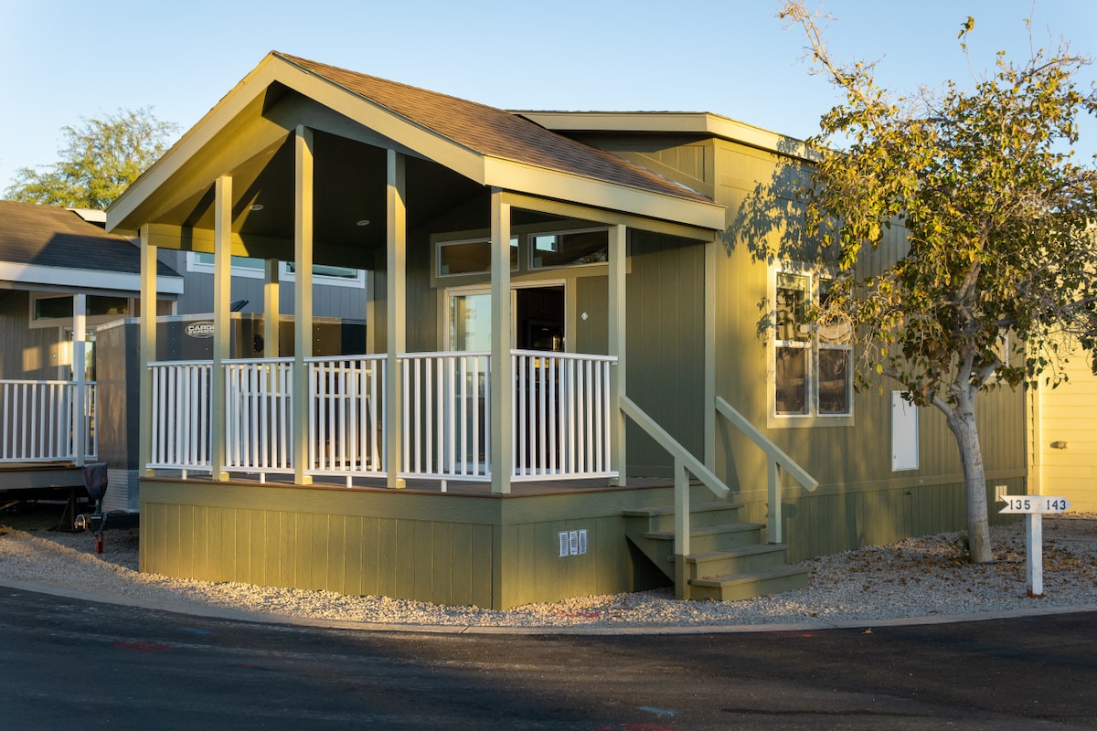 Riverside Resort Home with a view! AC, Beach+Pool!