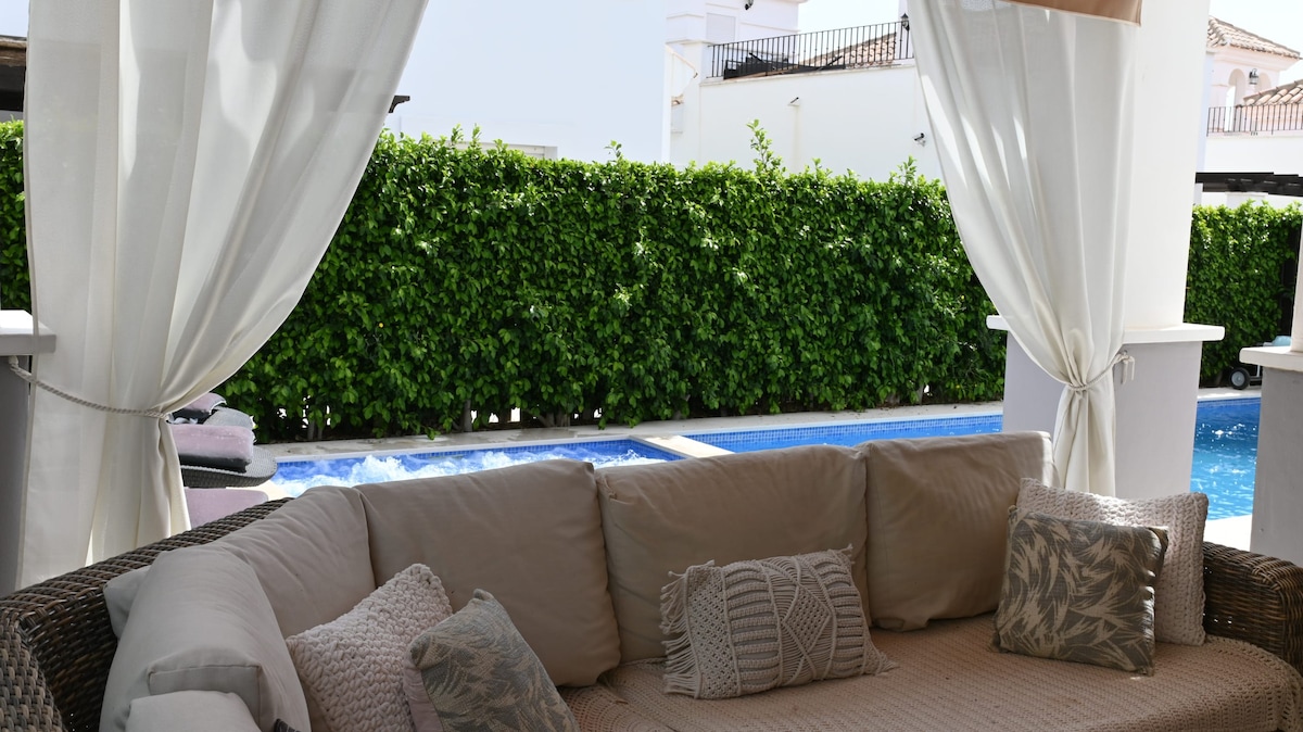 Villa with private pool and jacuzzi - EN10LT