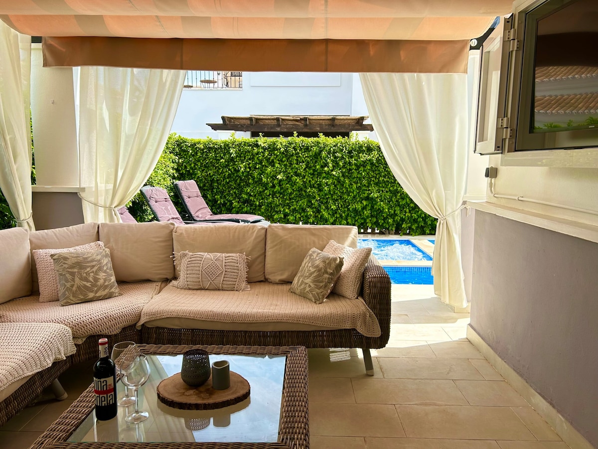 Villa with private pool and jacuzzi - EN10LT