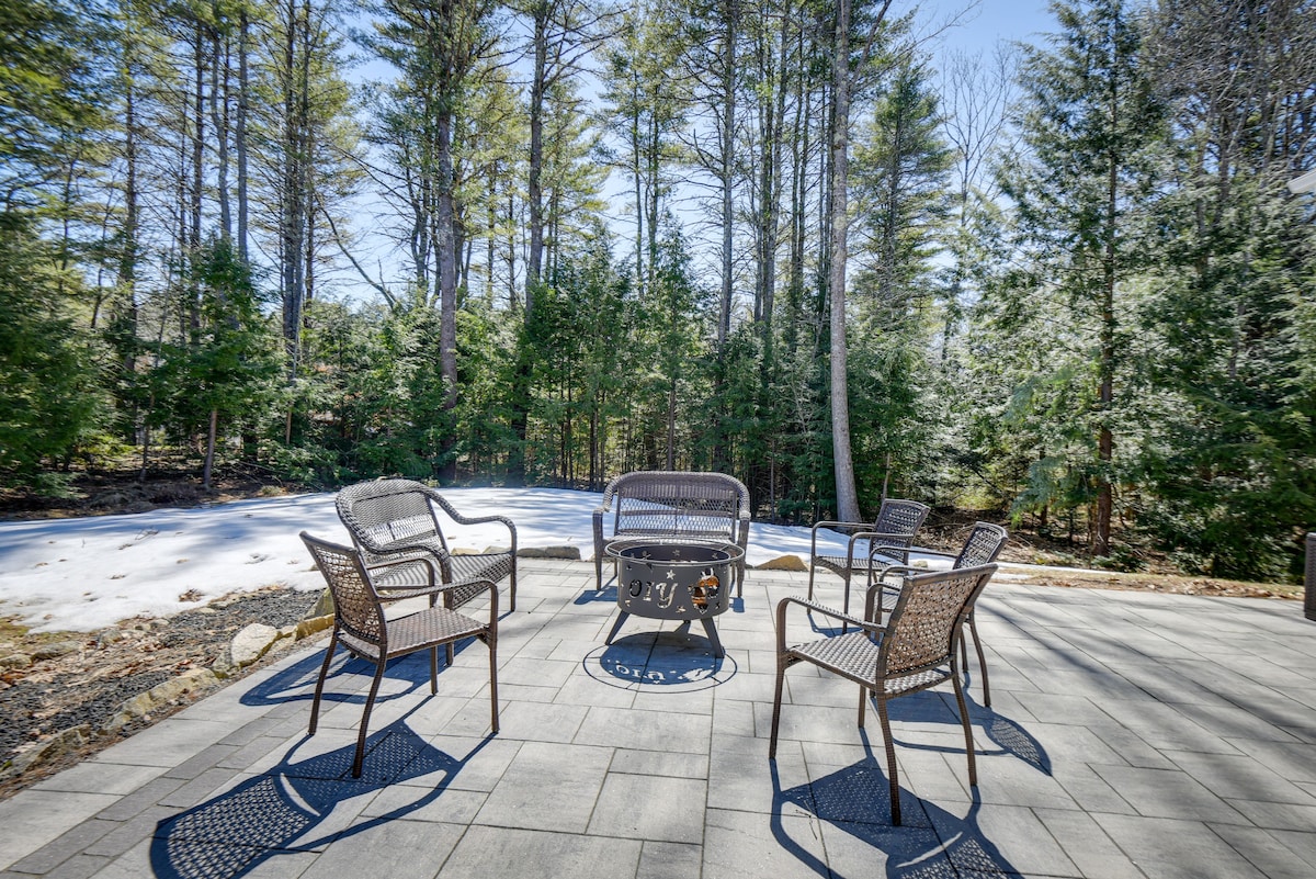 Stunning Wells Home w/ Fire Pit & Porch!