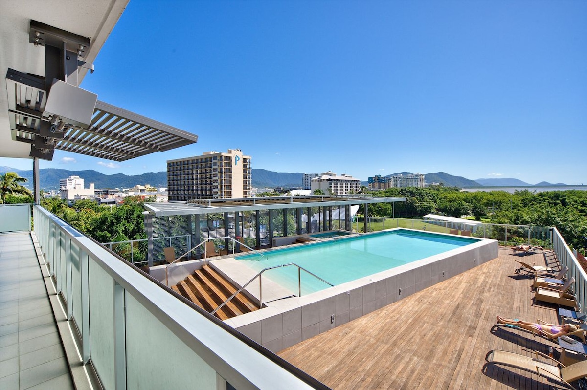 Cairns Apartment 703 with Water Views