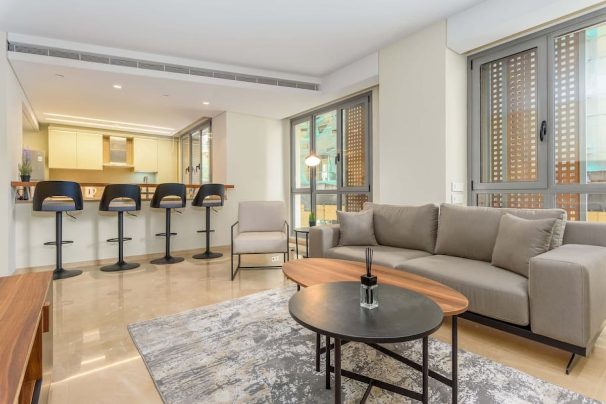 Poem 2-Bedroom Apartment At Kantari Beirut