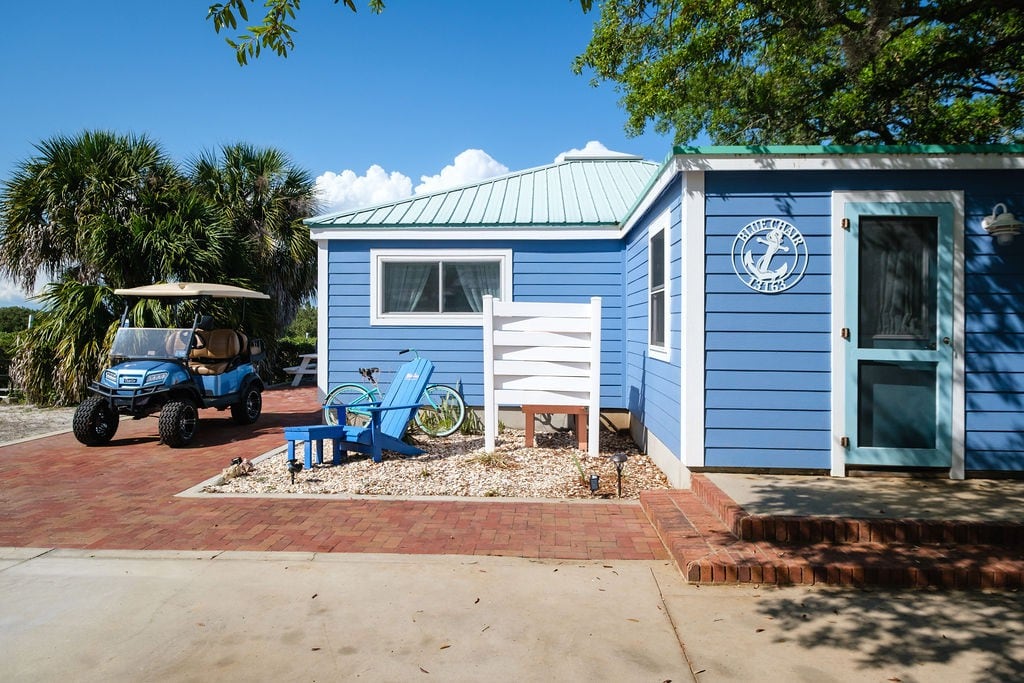 Blue Chair Key- Waterfront Home in Cedar Key!