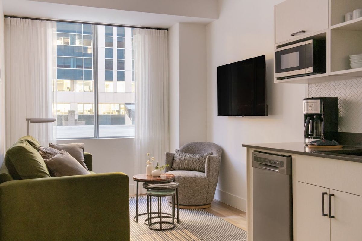 Sonder Rideau | One-Bedroom Apartment