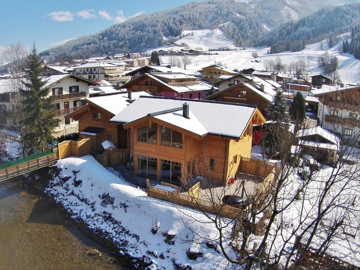 Chalet in the center of Kaprun with sauna & hot