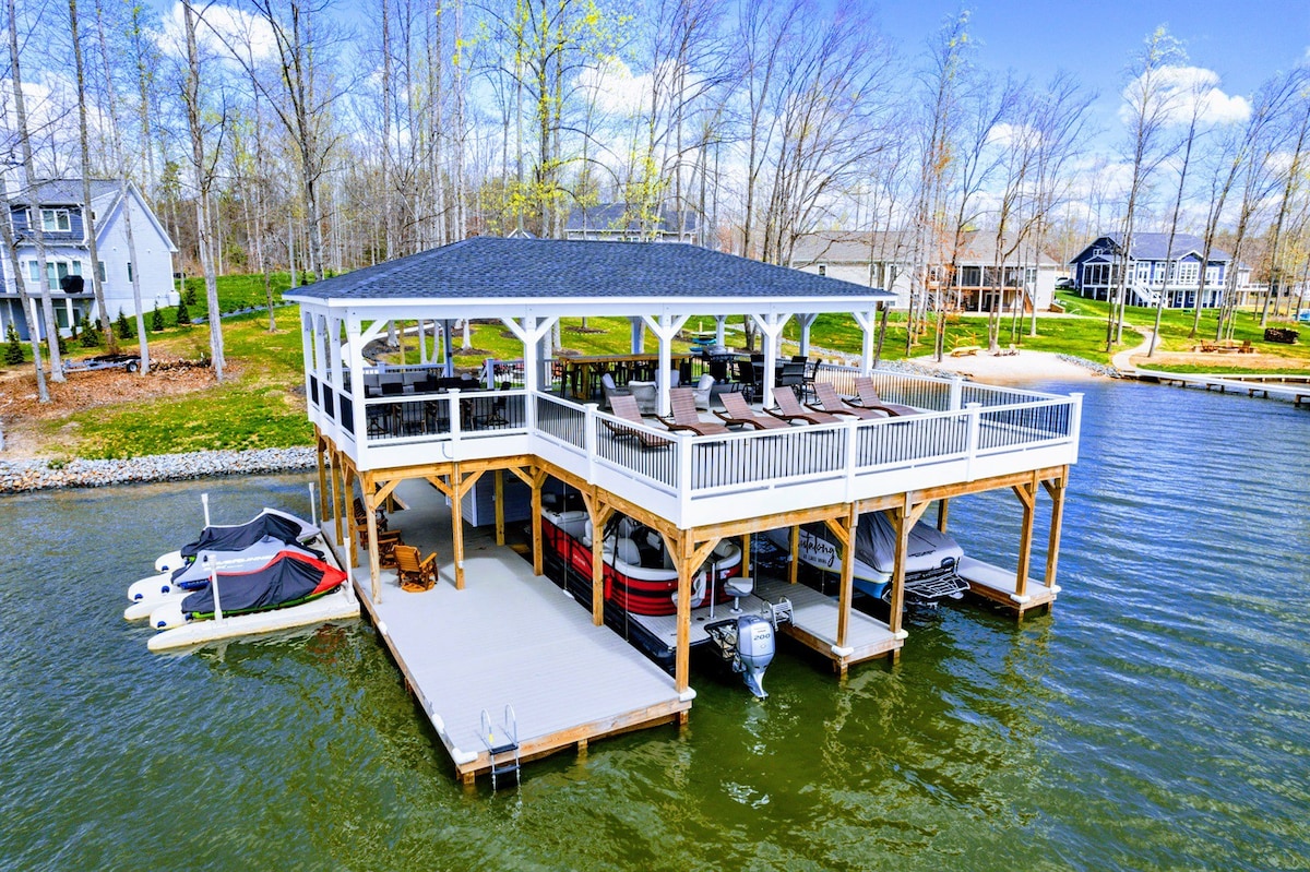 7BR Private Paradise 2 Story Dock, Beach, Hot Tub