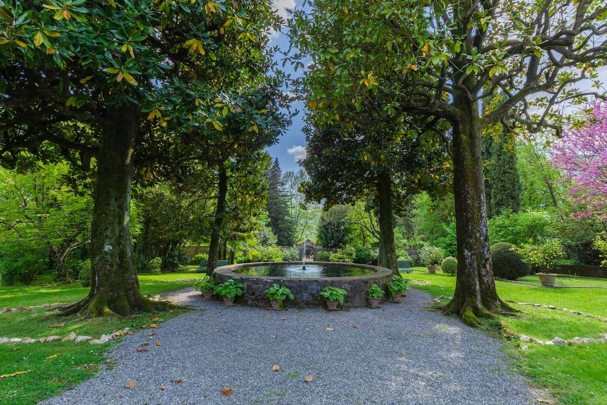 Casa Cassettari, a Villa Apartment with Garden