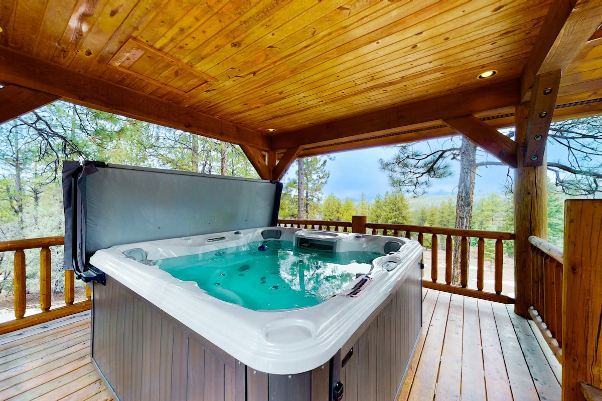 Stunning 3BR with hot tub, amazing view, fireplace
