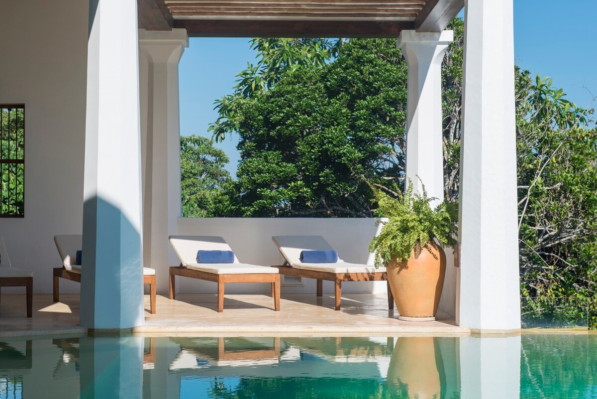 Ceylon House luxury 5 bed ocean front villa