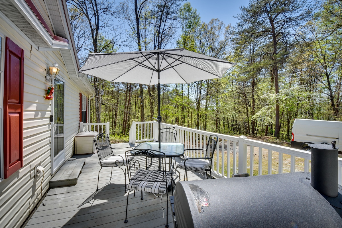 Secluded Hayesville Cabin Rental w/ Deck & Grill!