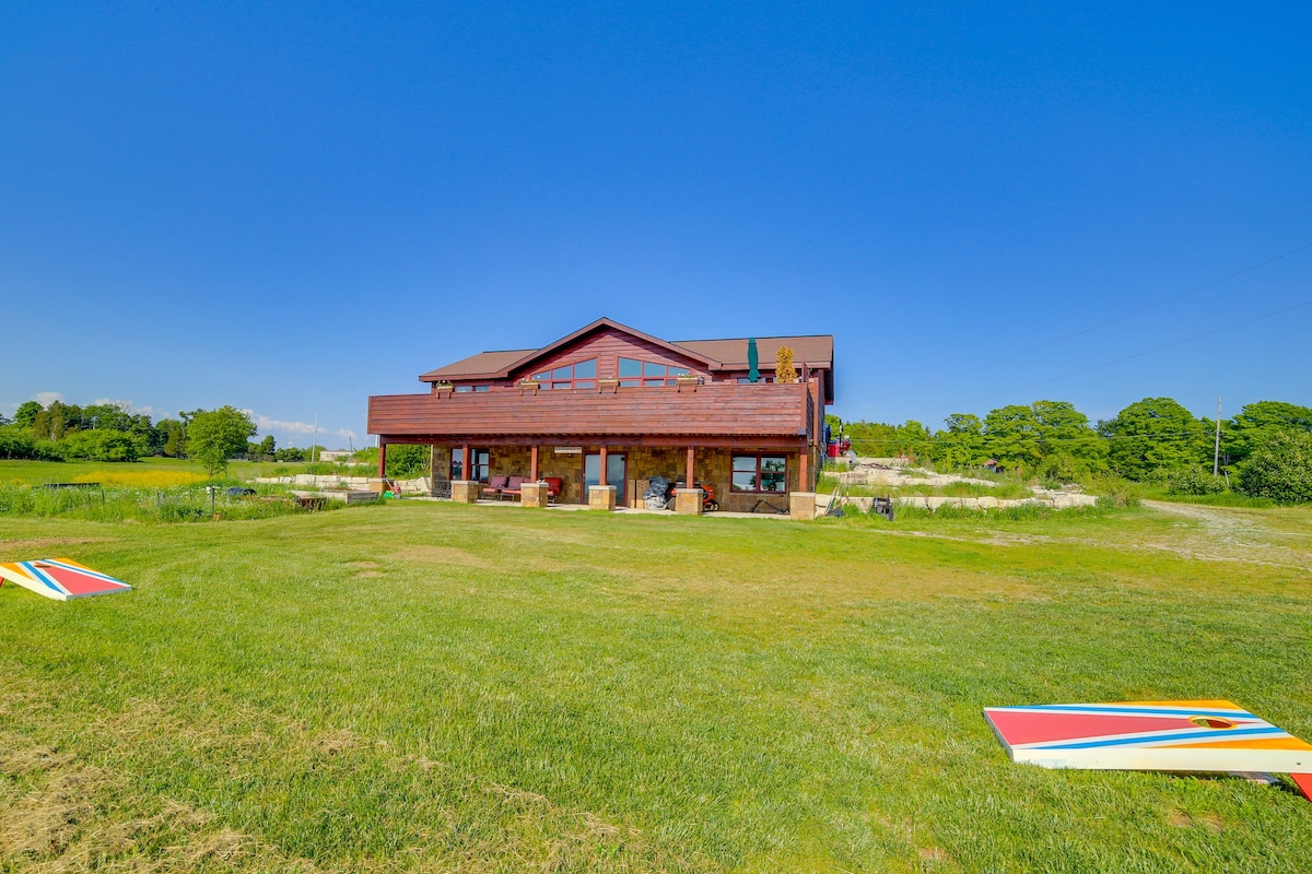 Prairie-Style Home on Garden Bay w/ Deck + Hot Tub