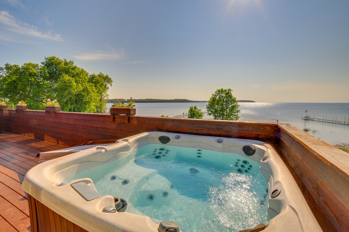 Prairie-Style Home on Garden Bay w/ Deck + Hot Tub