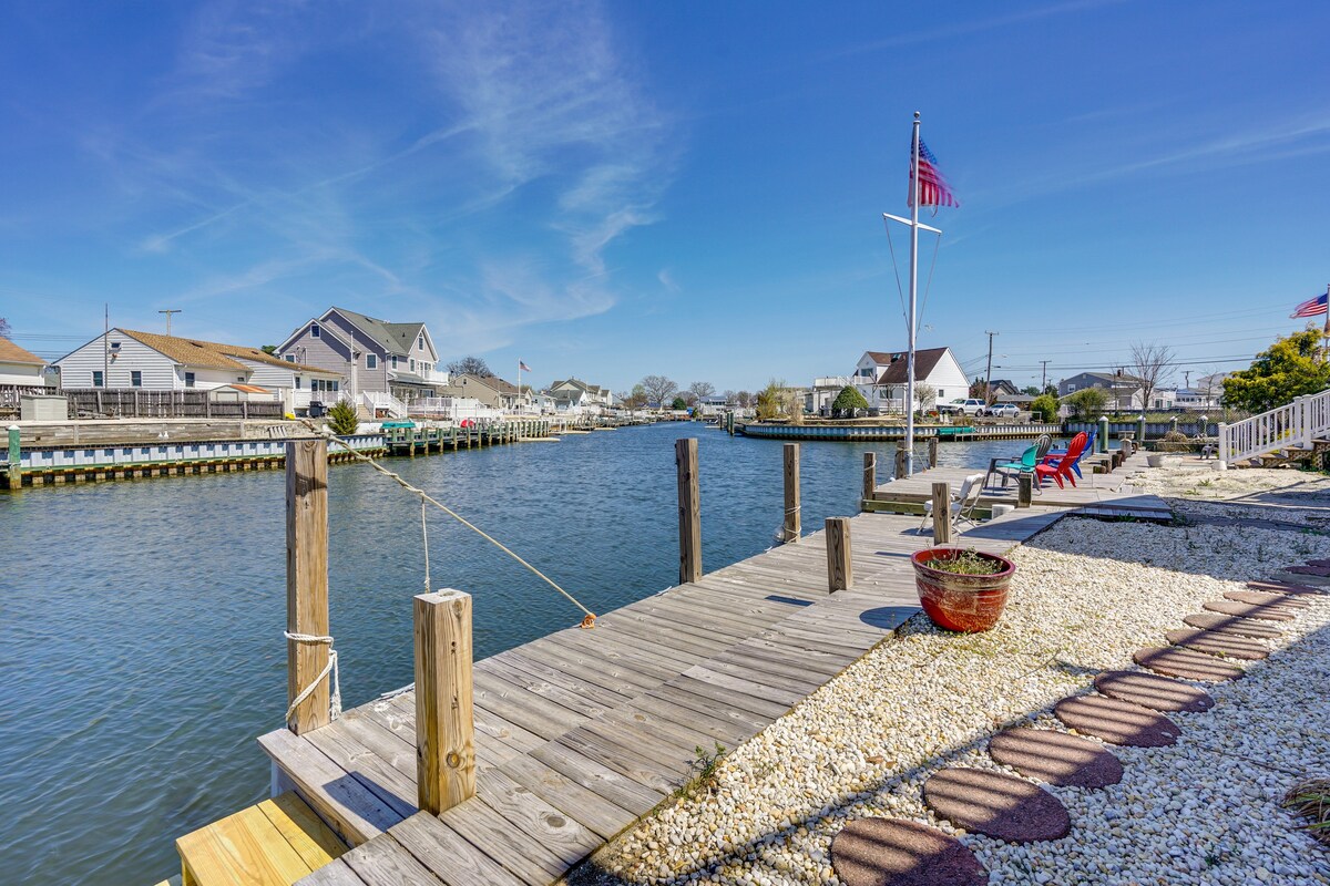 Toms River Apartment w/ On-Site Canal Access!