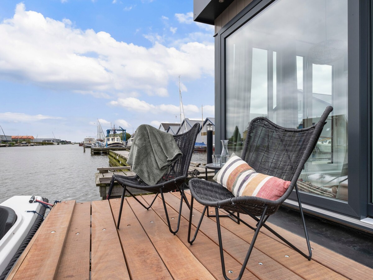 Harboursuite incl. boot by Interhome