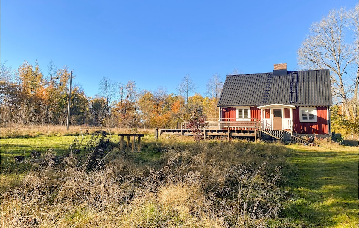 Gorgeous home in Olofström with WiFi