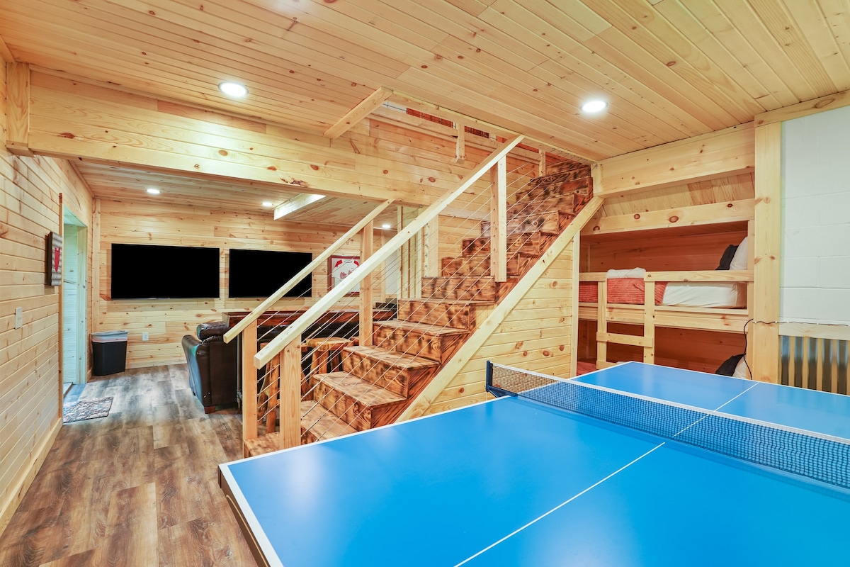 Game Room & Hot Tub on 9 Acres that Gives Back!