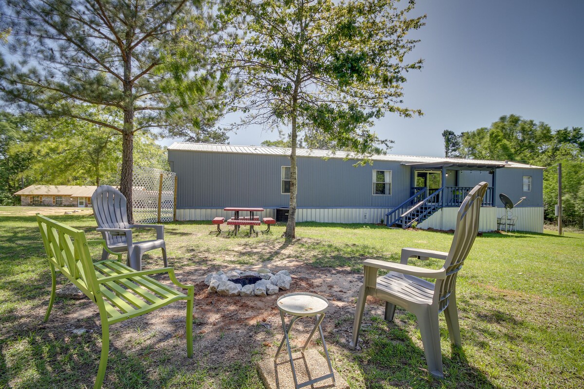 Rural Mississippi Vacation Rental ~ 12 Mi to Lake!