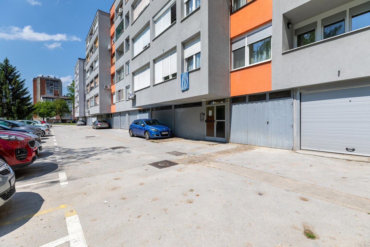 A-20990-a One bedroom apartment with balcony
