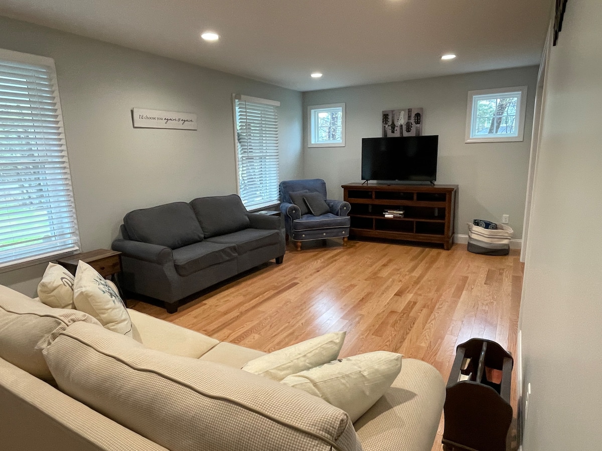 The Maplewood | Pet Friendly | Great Location