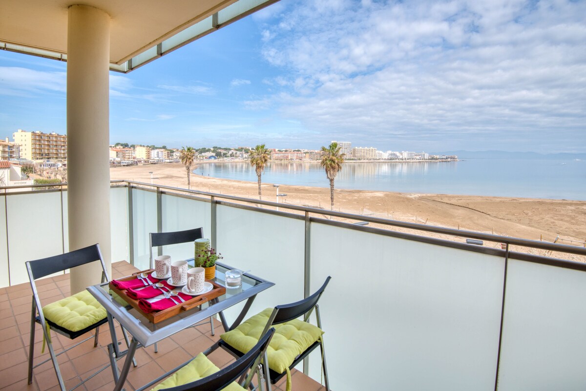 Lola: Precioso apartamento con vistas al mar y a p