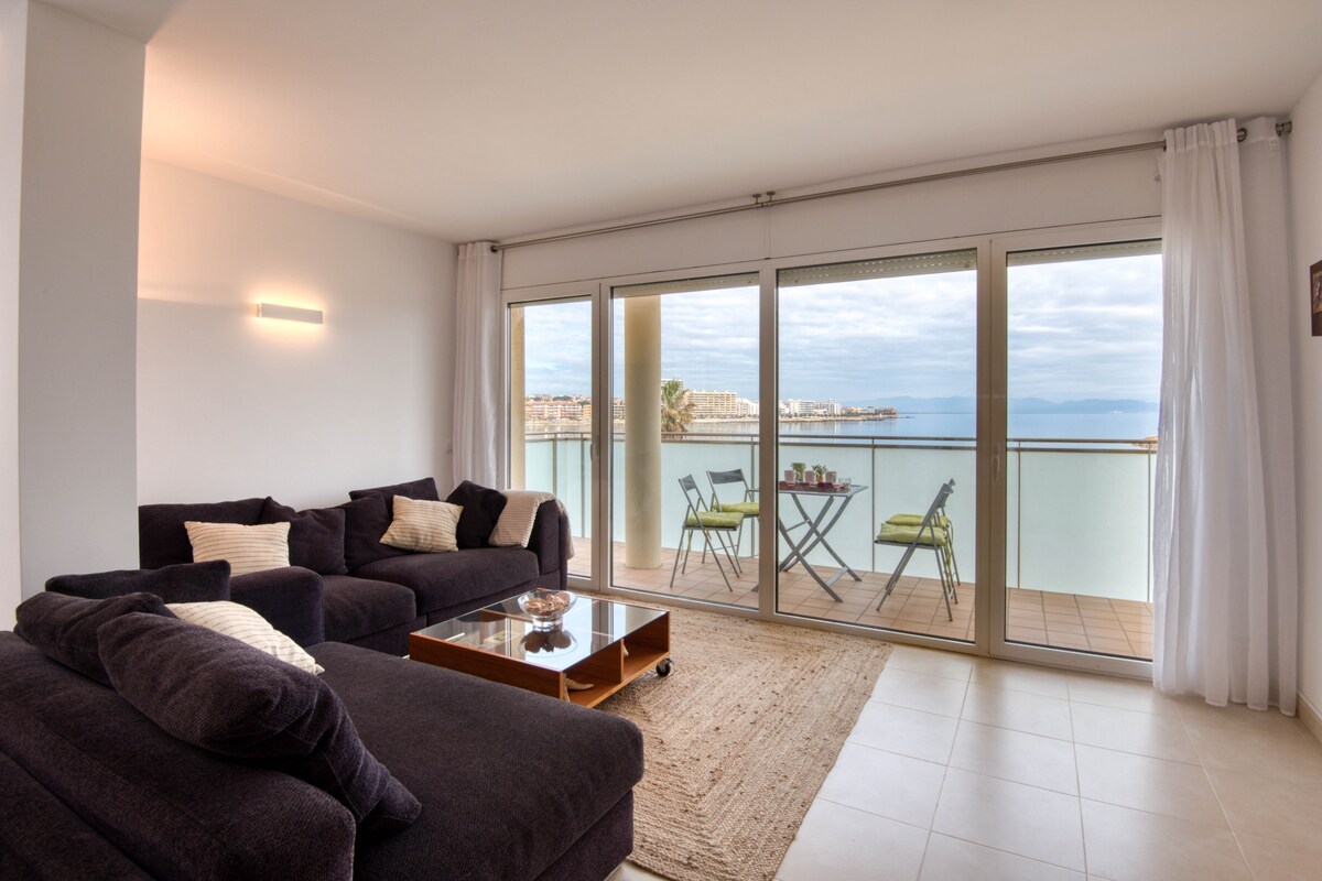 Lola: Precioso apartamento con vistas al mar y a p