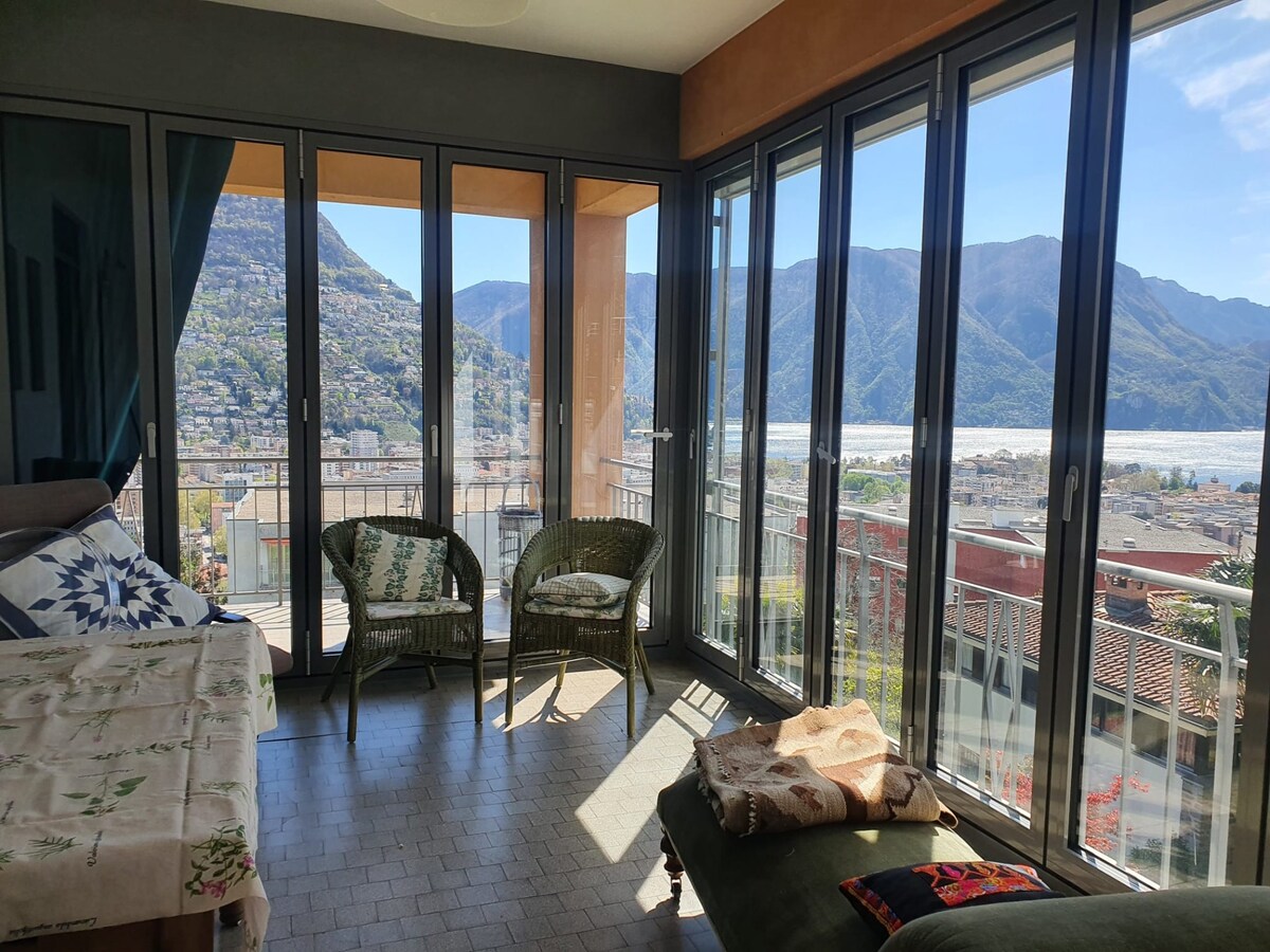 Large windows, magical view (Miravalle Lakeview)