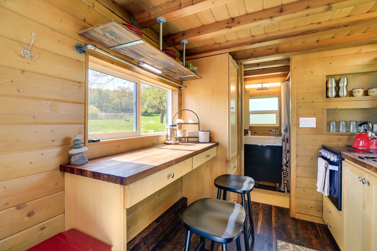 Abingdon Vacation Rental Tiny Home on 10-Acre Farm