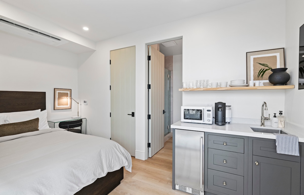 Casa Jardin Unit 2-Boutique Suite in Downtown