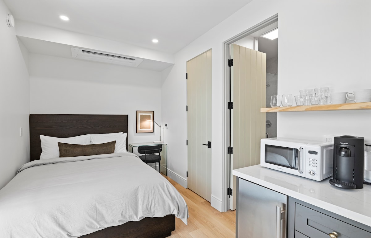 Casa Jardin Unit 2-Boutique Suite in Downtown