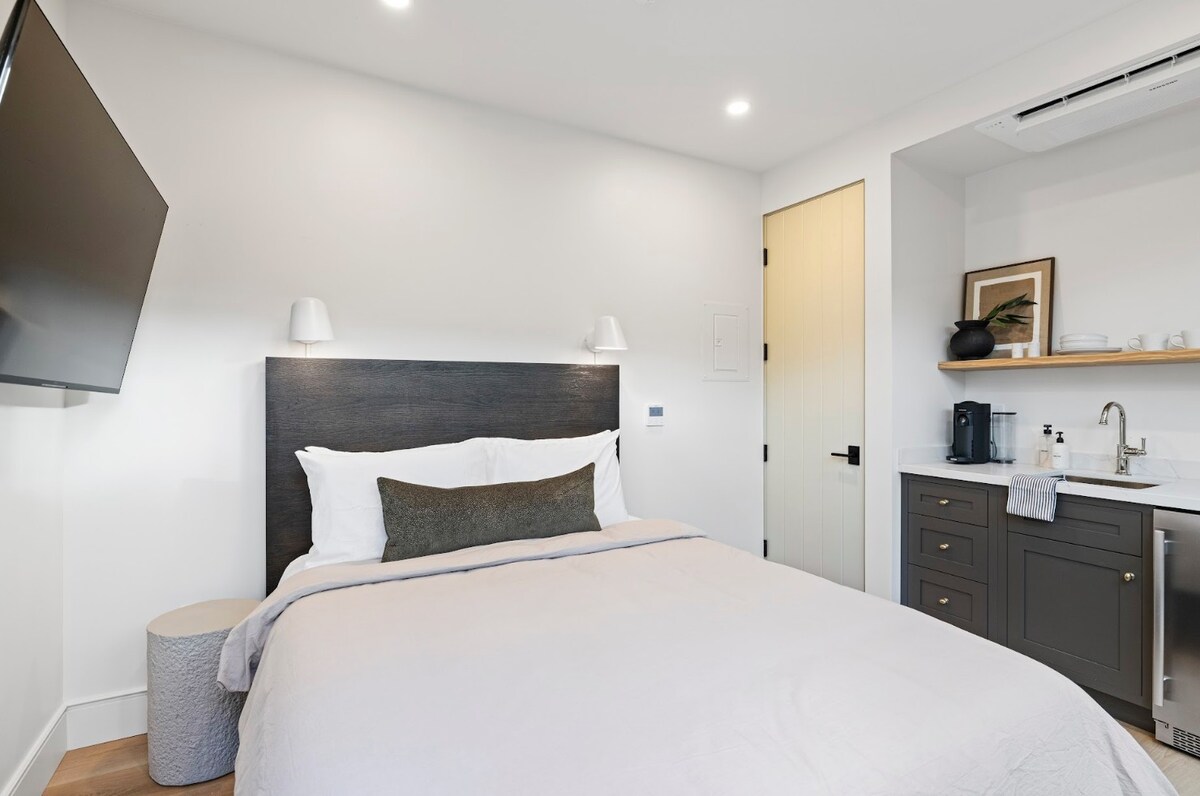 Casa Jardin Unit 7-Boutique Suite in Downtown