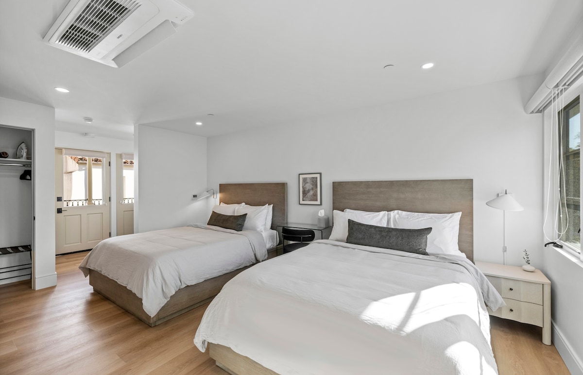 Casa Jardin Unit 12-Boutique Suite in Downtown