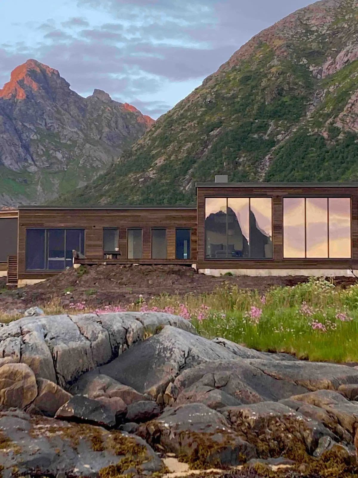 New lodge at seaside, near Henningsvær Lofoten