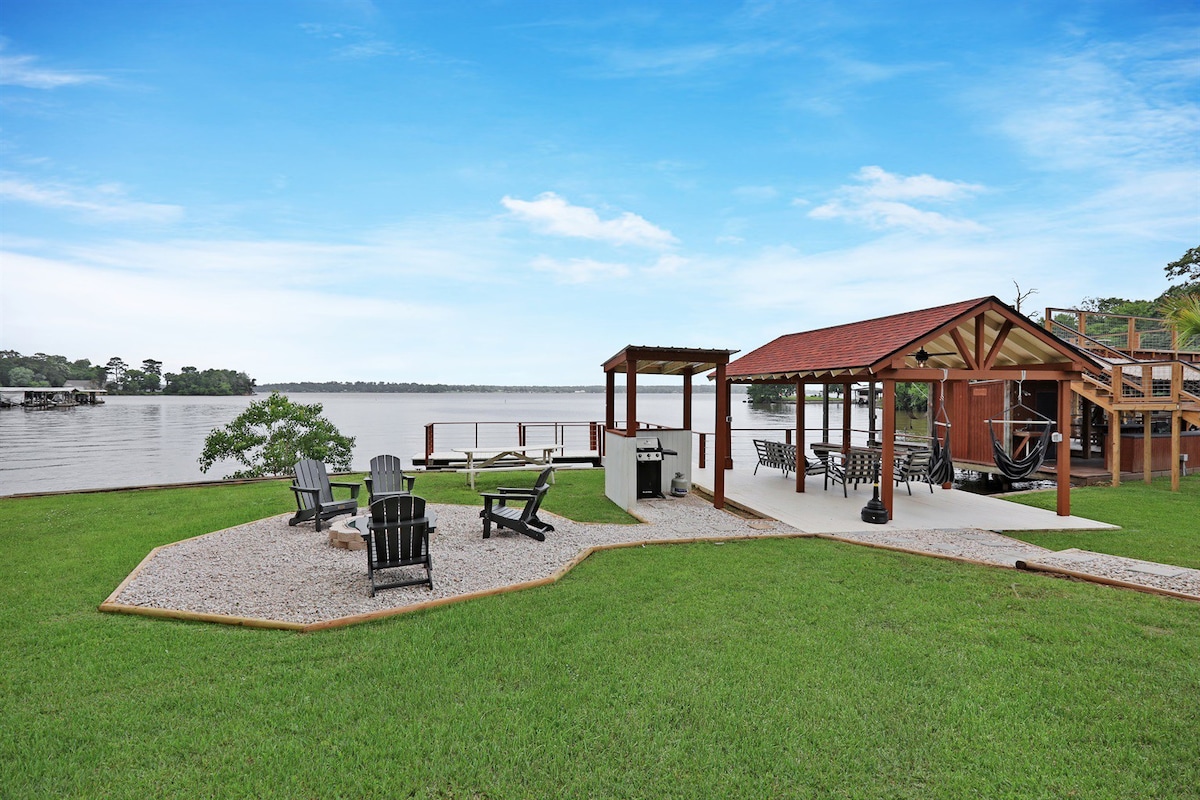 Eagle's Cove: Lake Livingston Waterfront Retreat