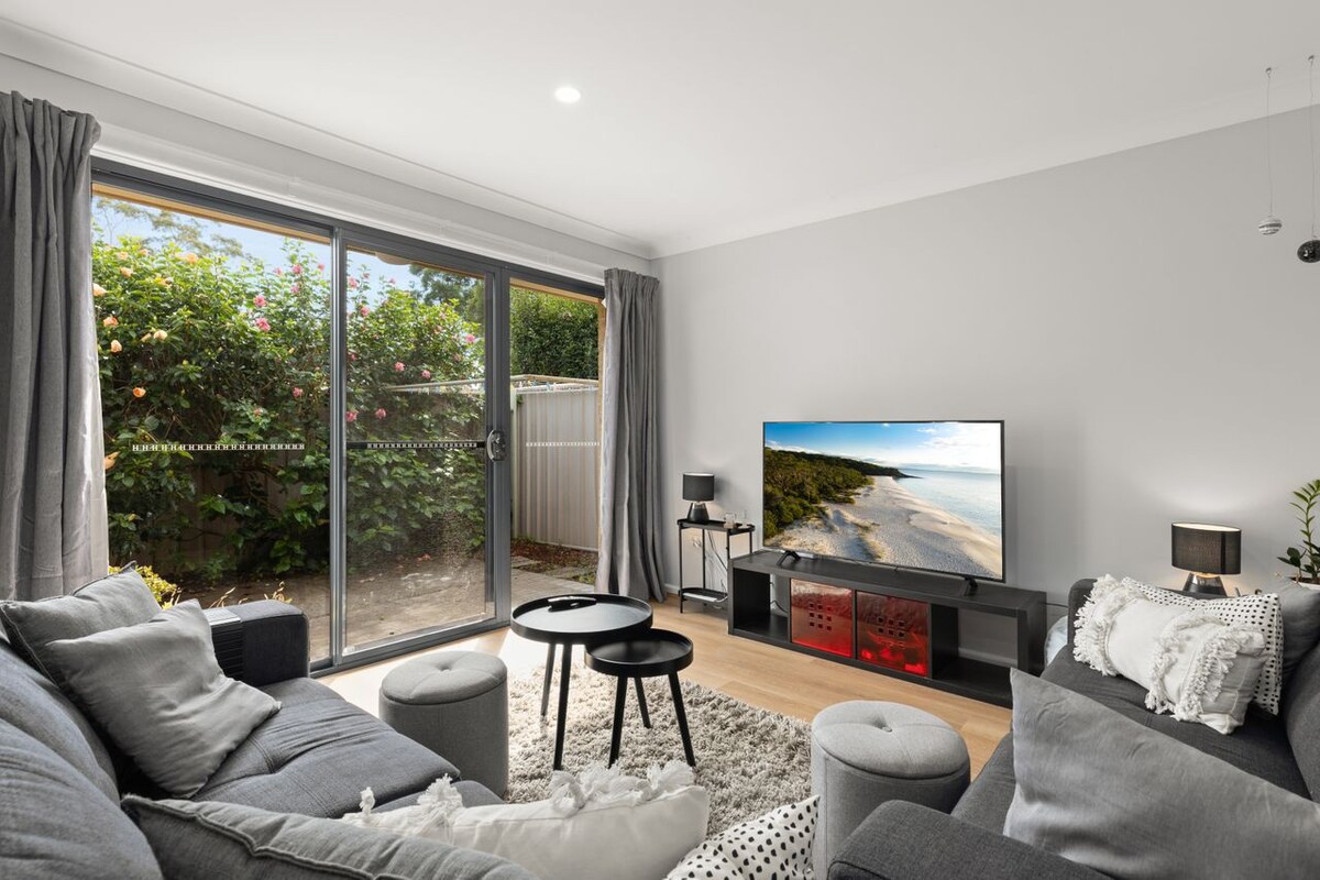 The Beach House, Darling by Experience Jervis Bay