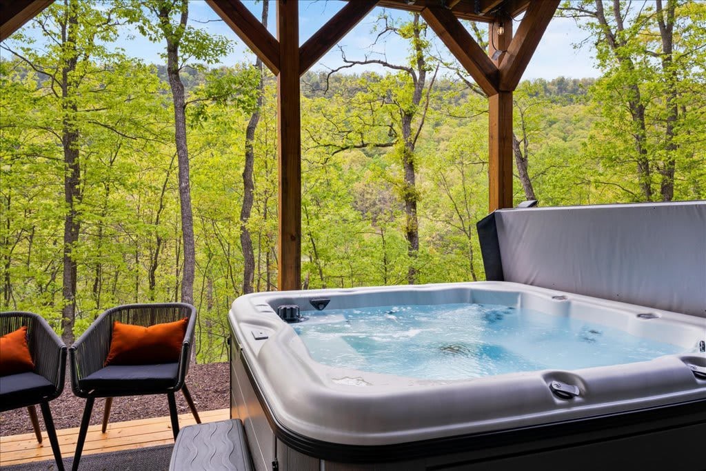 25% Off ~ Mountain Retreat Haven~Hot Tub~Game Room