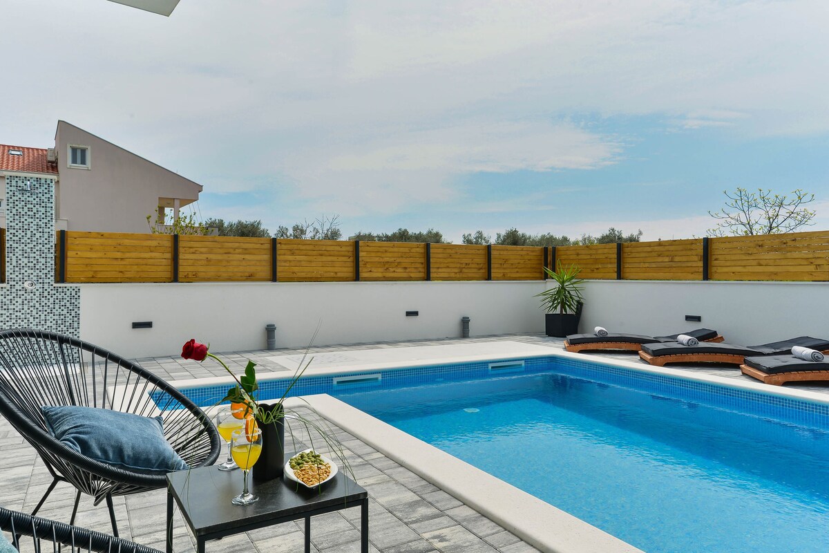 Four bedroom House, in Bibinje, Outdoor whirlpool