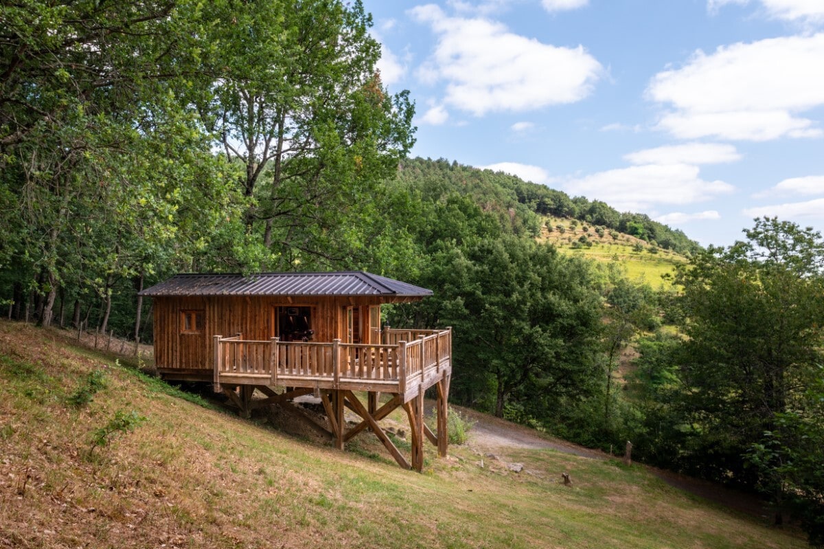 2-Room Wooden Cabin on Stilts for 5 People