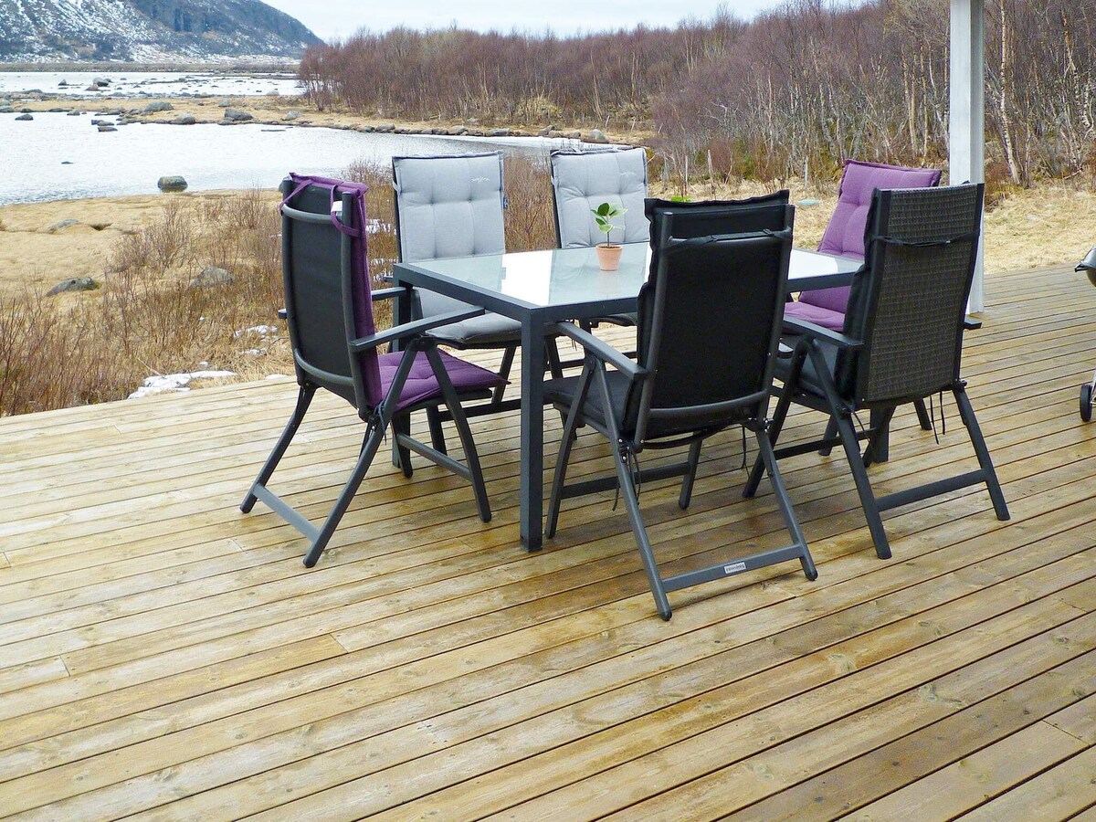 6 person holiday home in laukvik