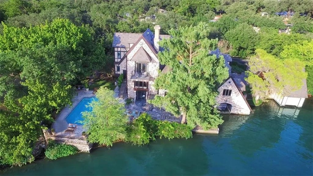 Fourth Night Free*Above Austin Icon on Lake Austin